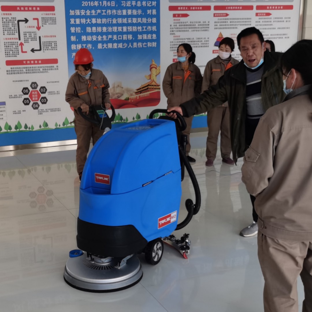 自贡食堂用洗地机效果如何？手推式洗地机怎么选购？